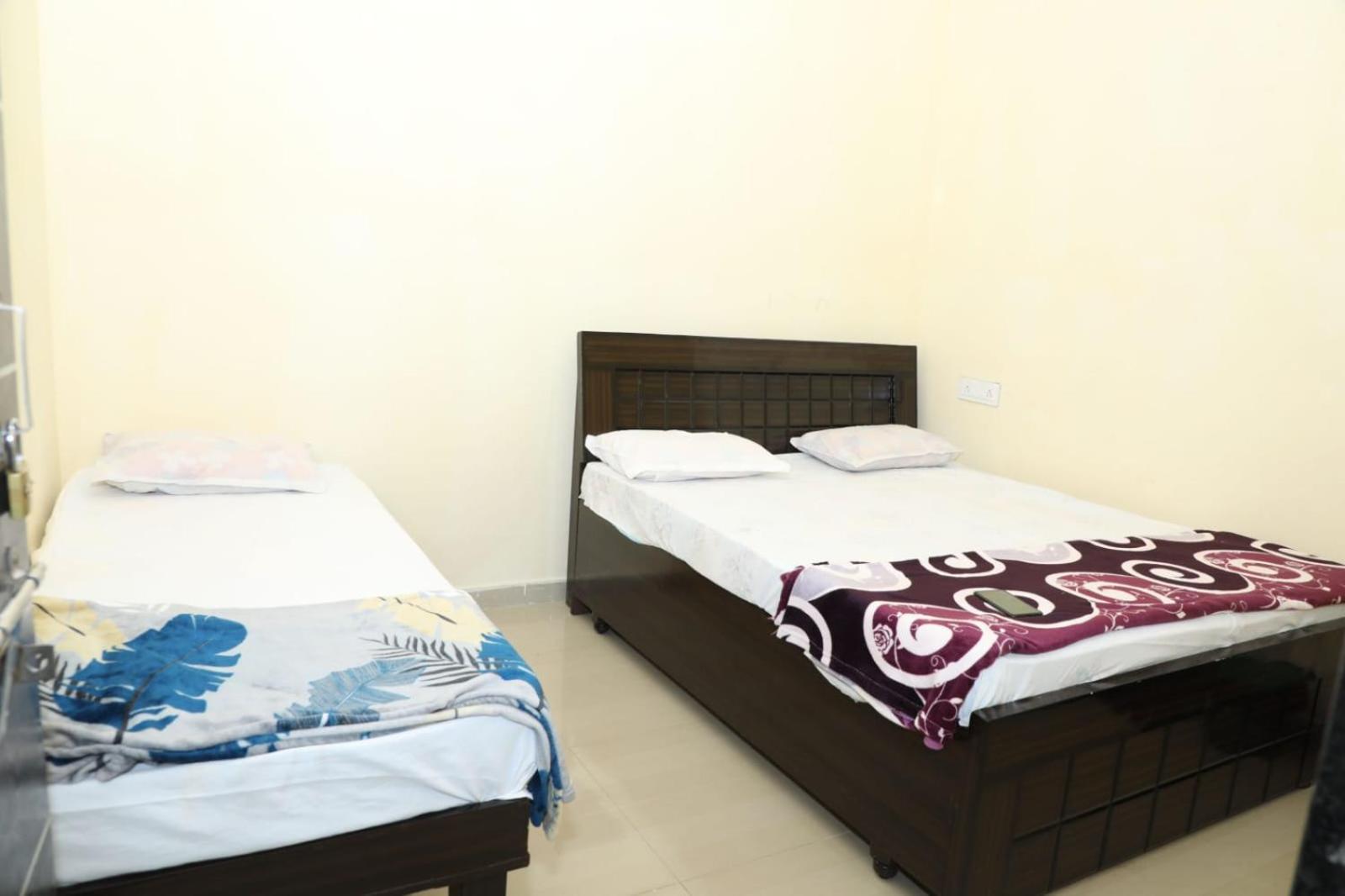 Aradhya Prime Home Stay Garudeshwar Eksteriør bilde